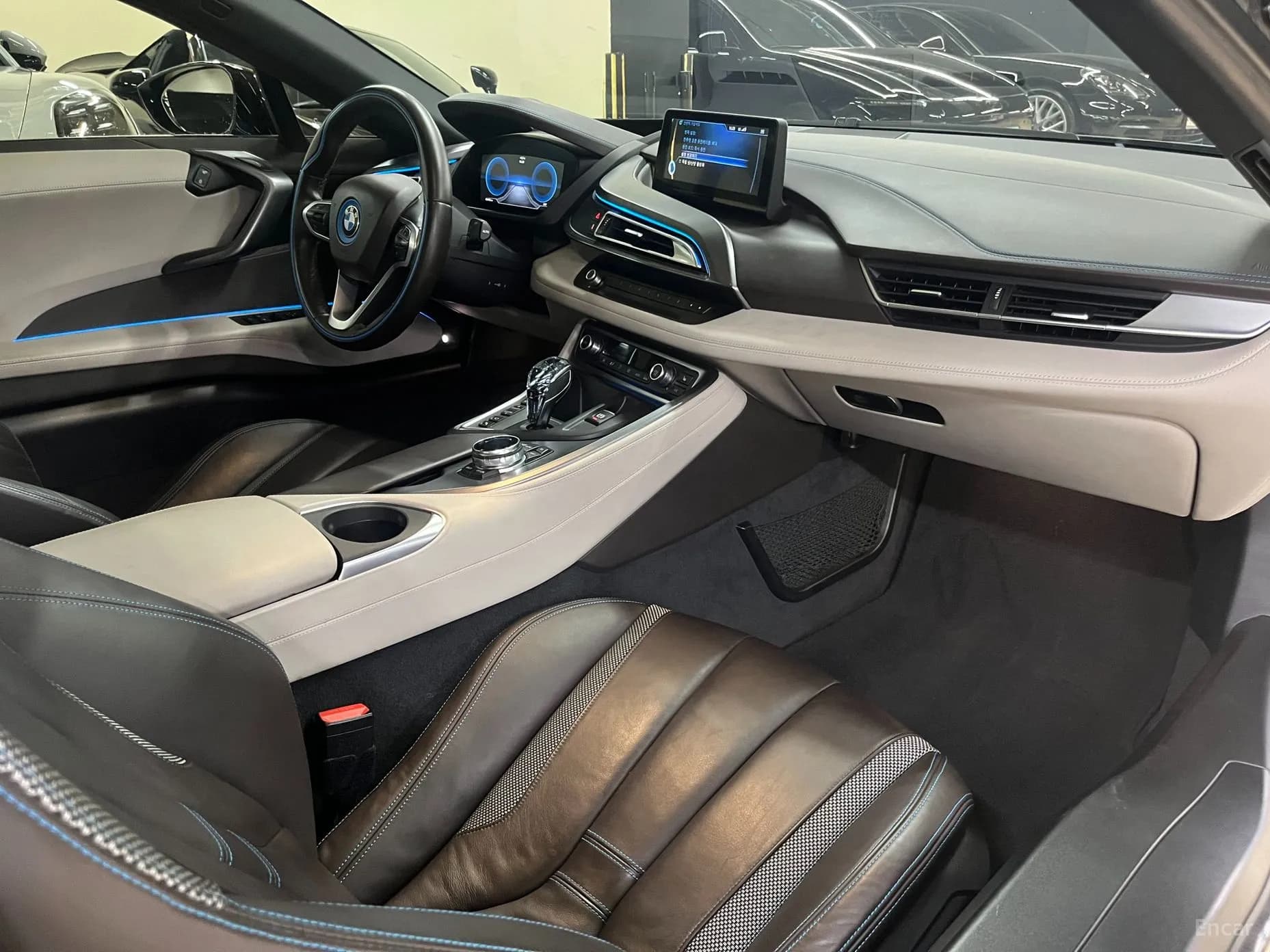 i8