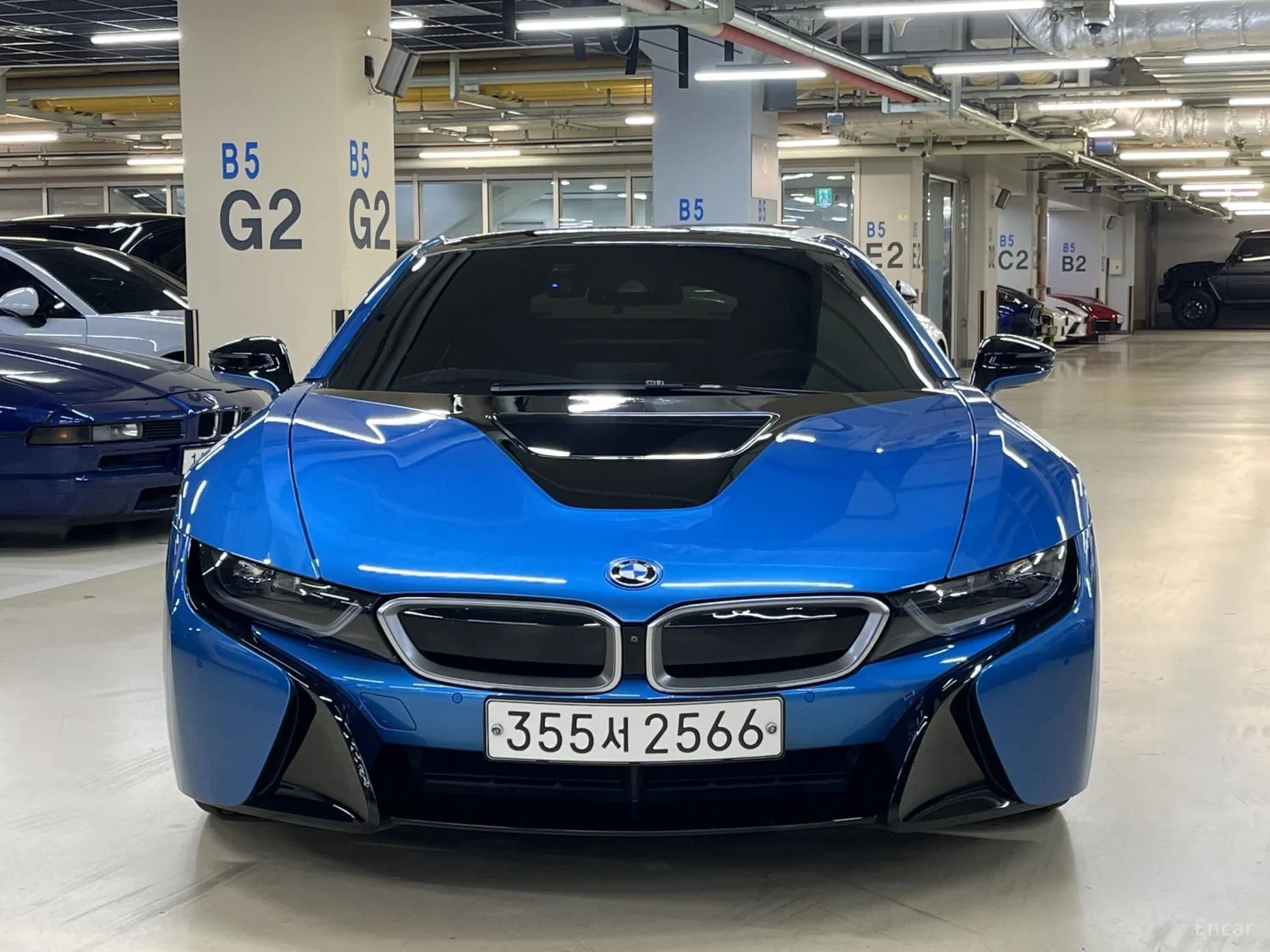 i8