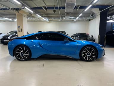i8
