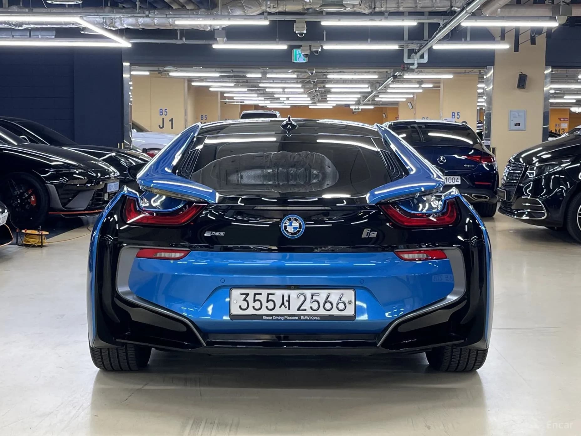 i8