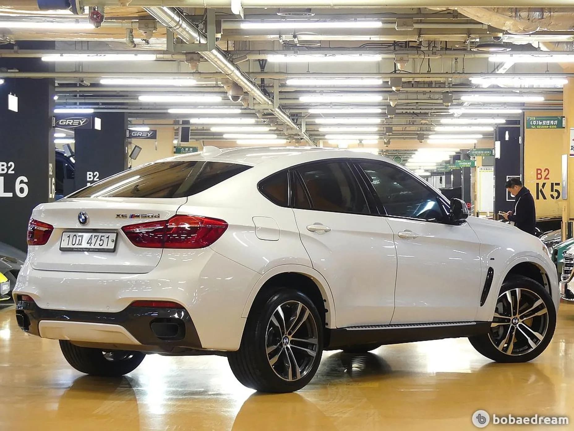 X6 (F16)