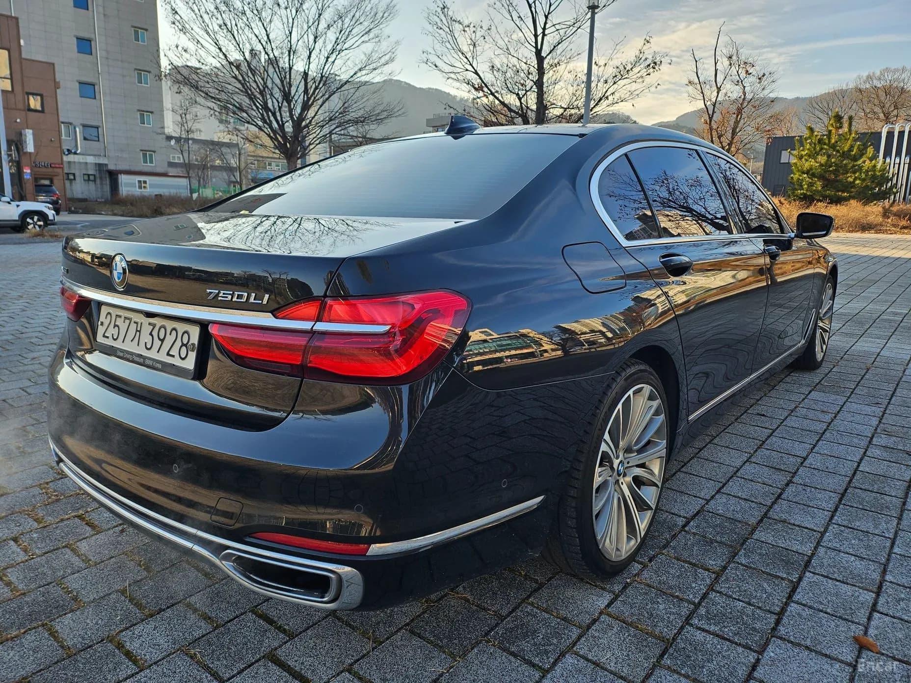 7 Series (G11)