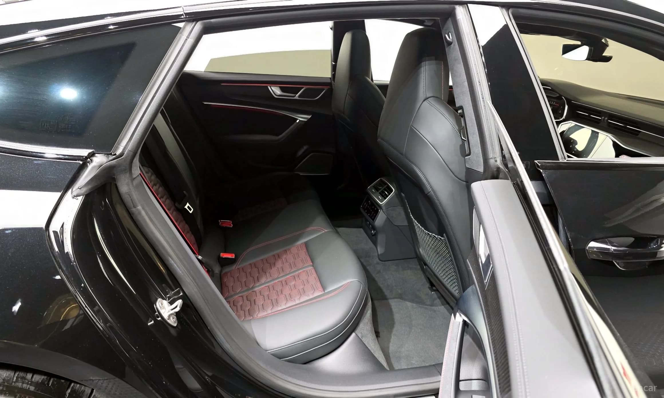 RS7 (4K)