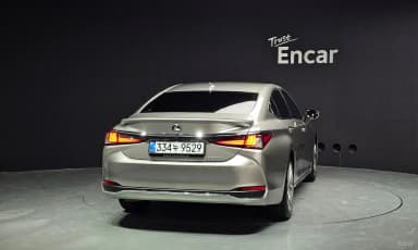 ES300h 7th Generation
