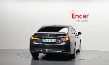 ES300h 7th Generation