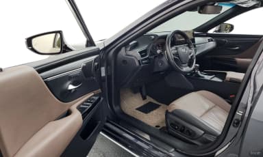 ES300h 7th Generation