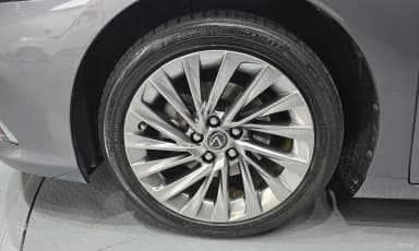 ES300h 7th Generation