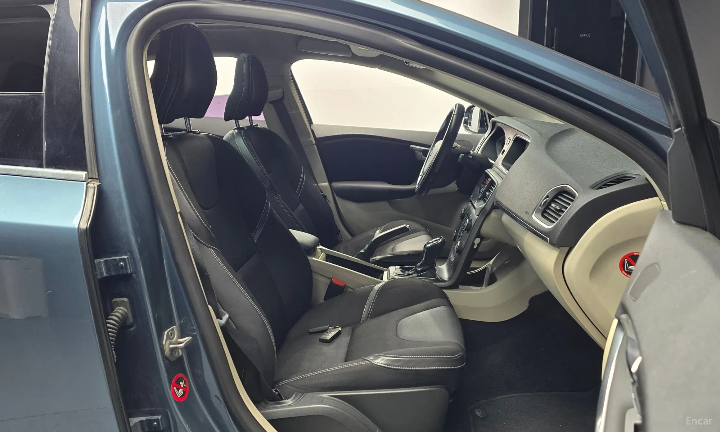 V40
