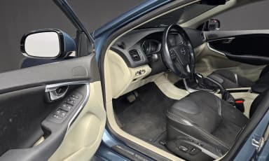 V40