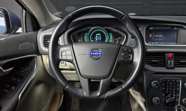 V40