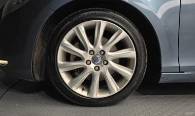 V40