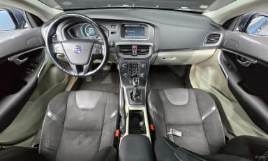 V40