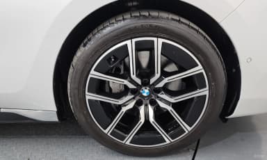 7 Series (G70)