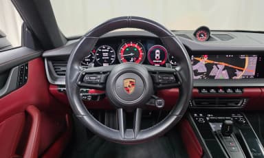 911 (992)