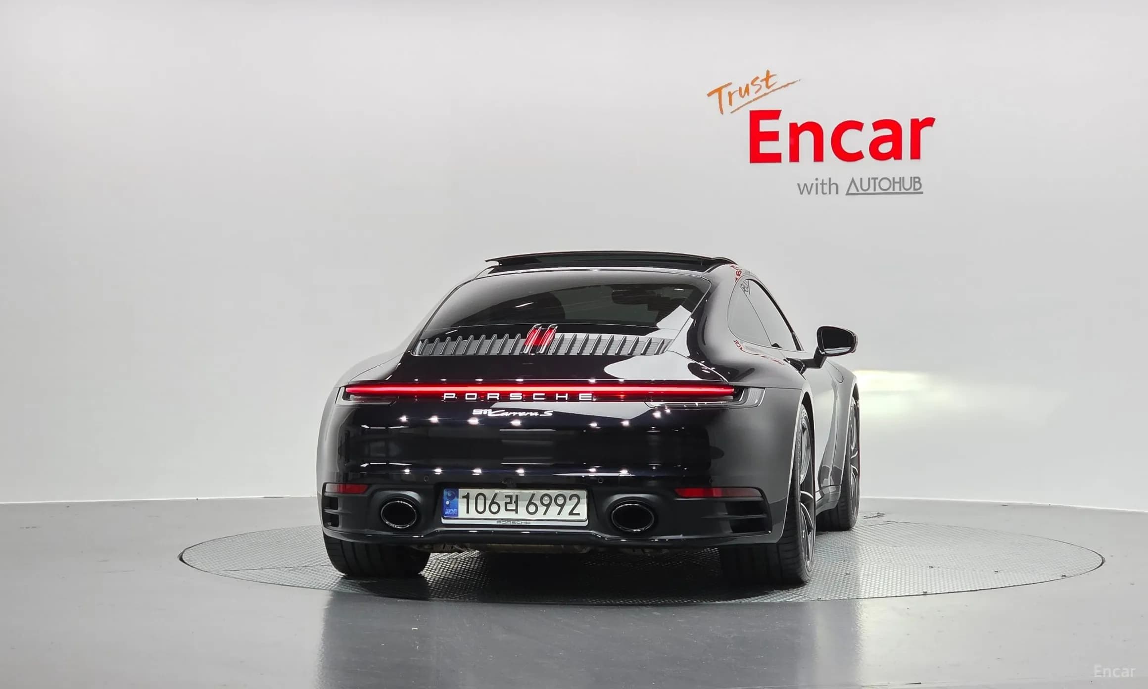 911 (992)