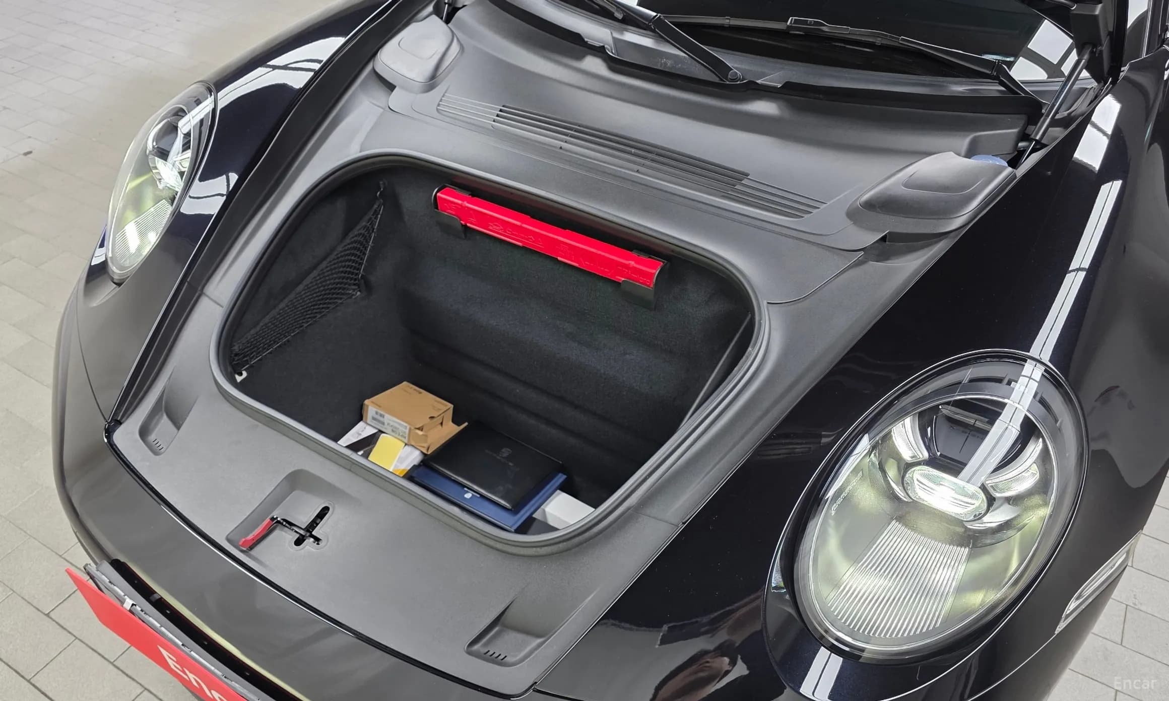 911 (992)