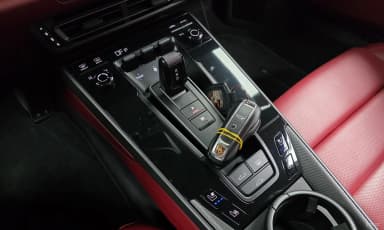 911 (992)