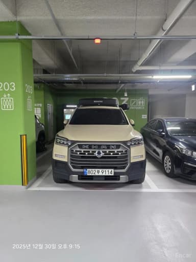 Rexton Sports Khan