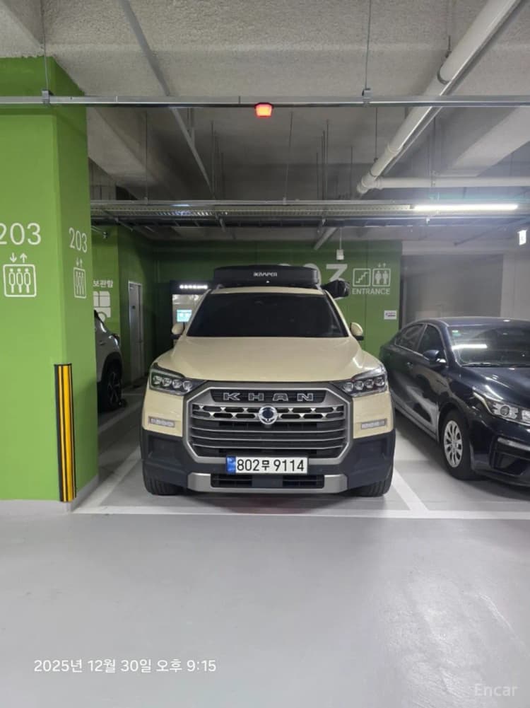 Rexton Sports Khan