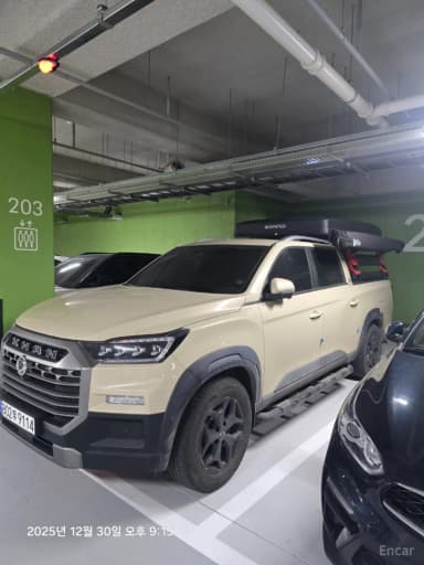 Rexton Sports Khan