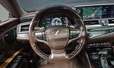 ES300h 7th Generation