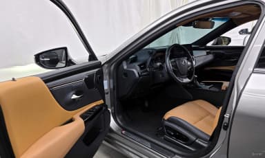 ES300h 7th Generation