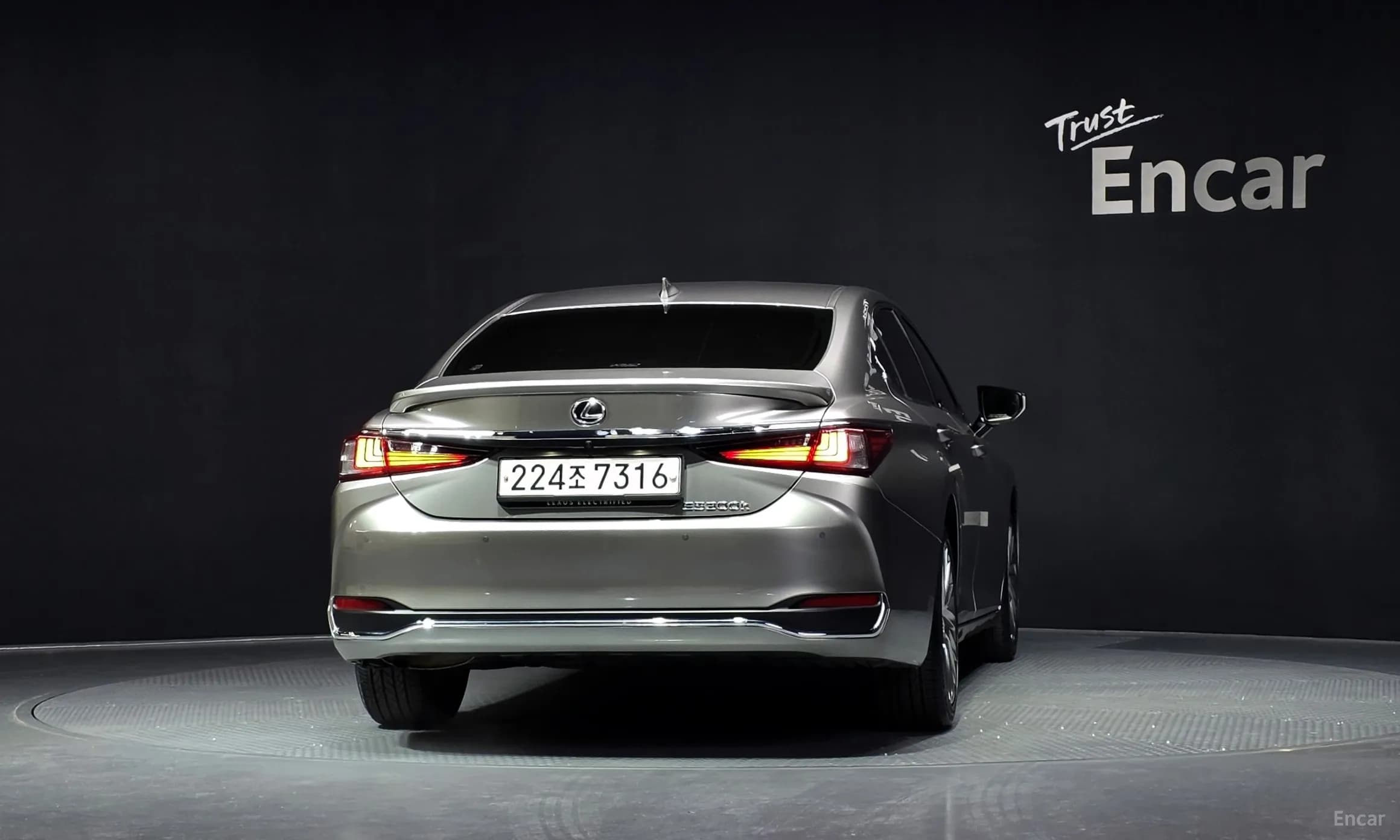 ES300h 7th Generation