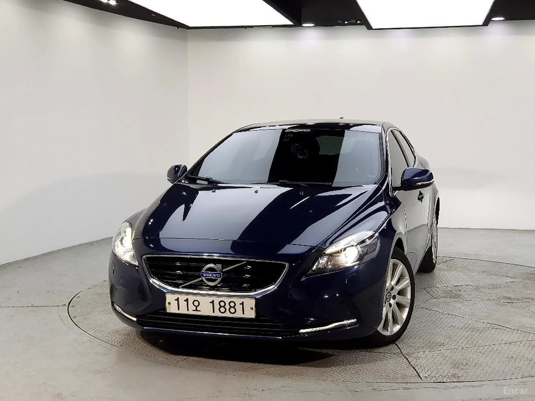 V40
