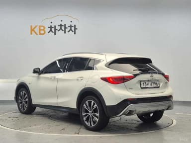 QX30