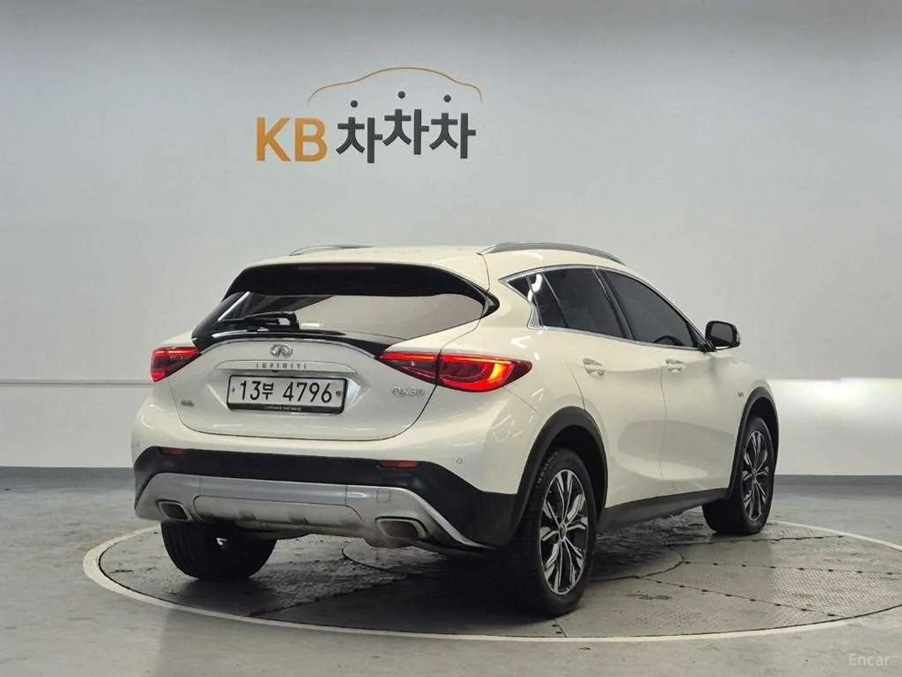 QX30
