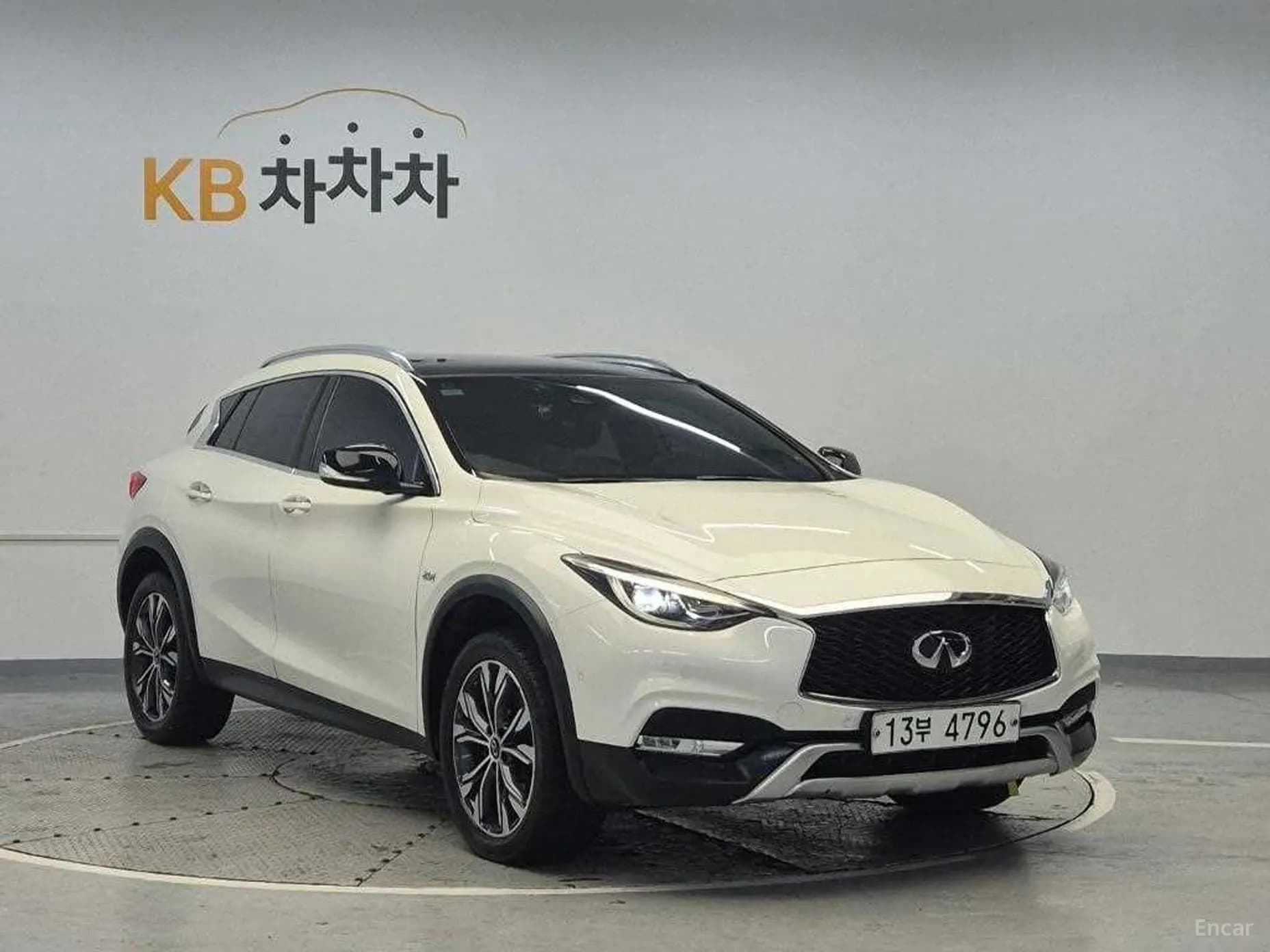 QX30