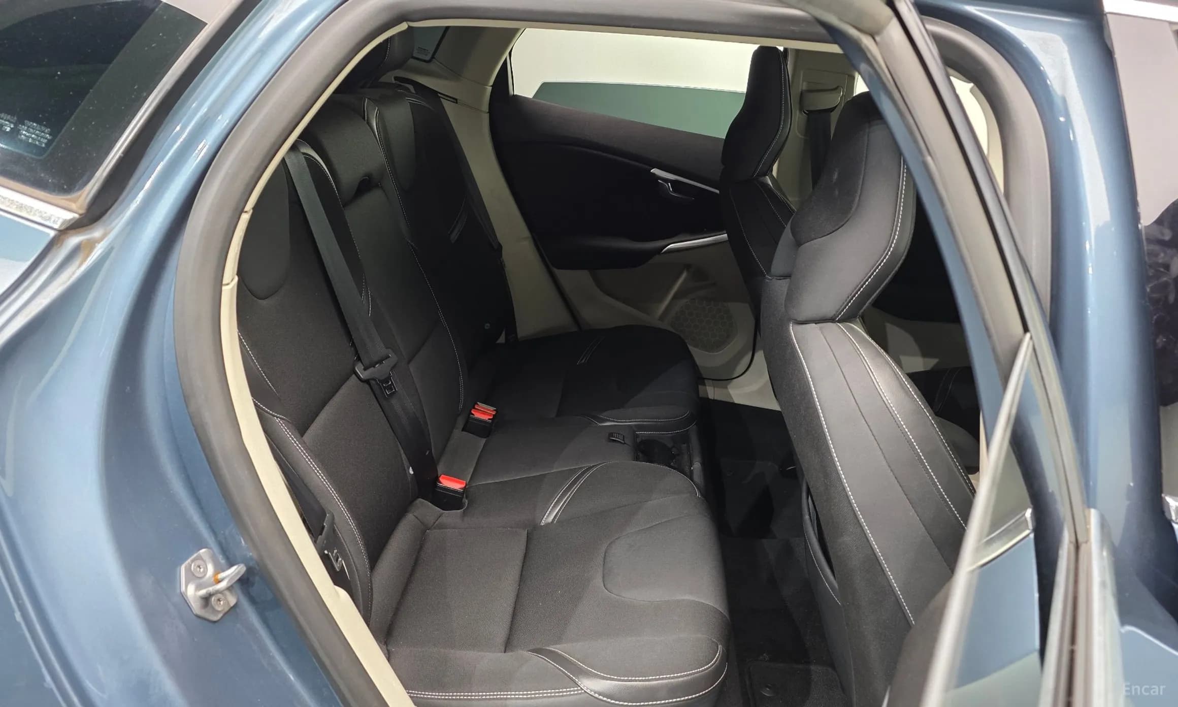 V40