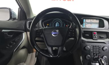 V40