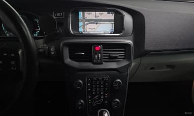 V40