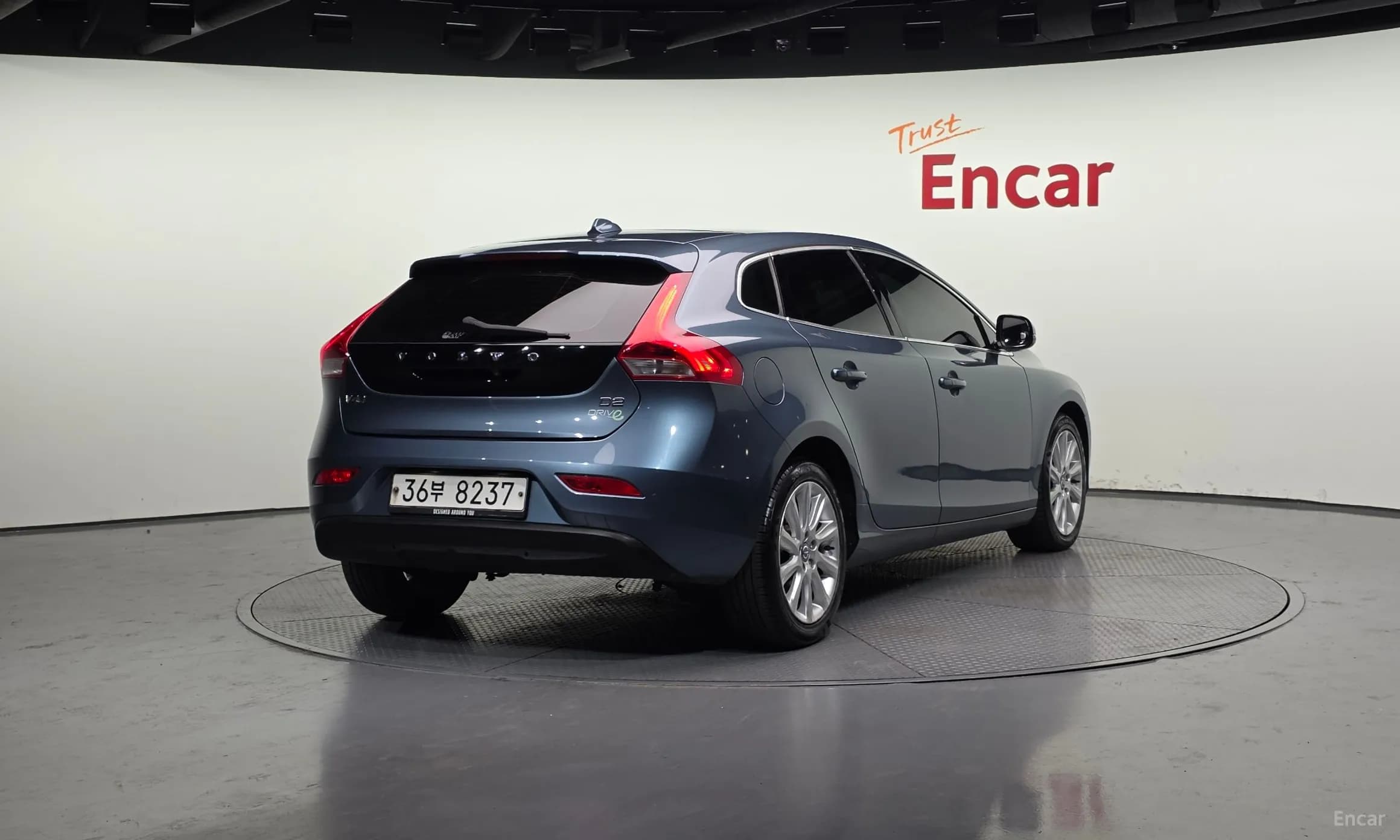 V40
