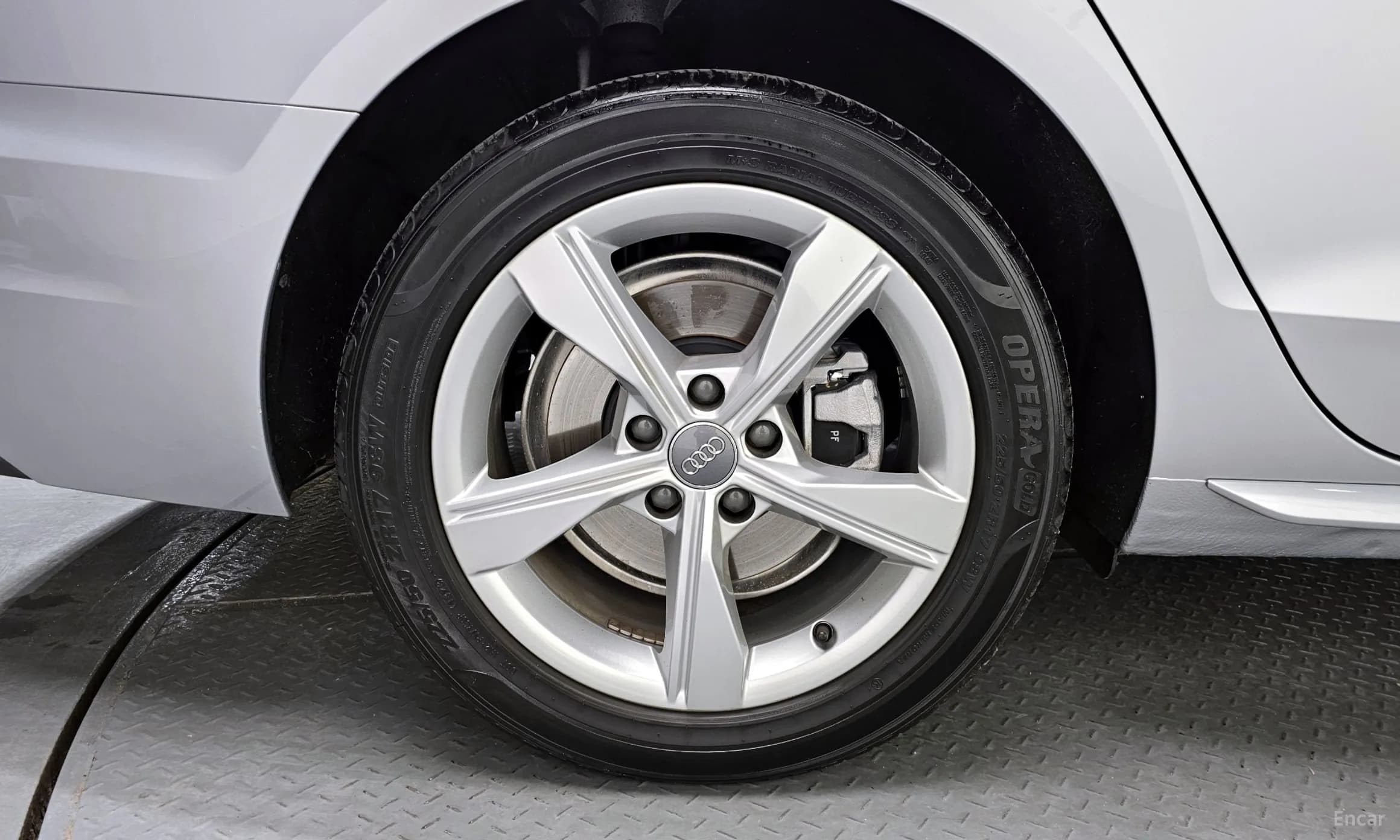 A4 (B9)