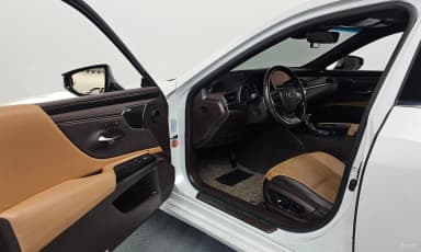 ES300h 7th Generation