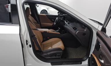 ES300h 7th Generation