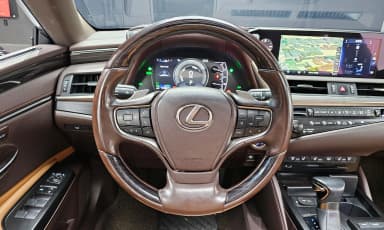 ES300h 7th Generation