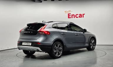 V40 Cross Country