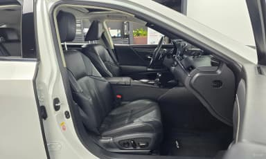 ES300h 7th Generation