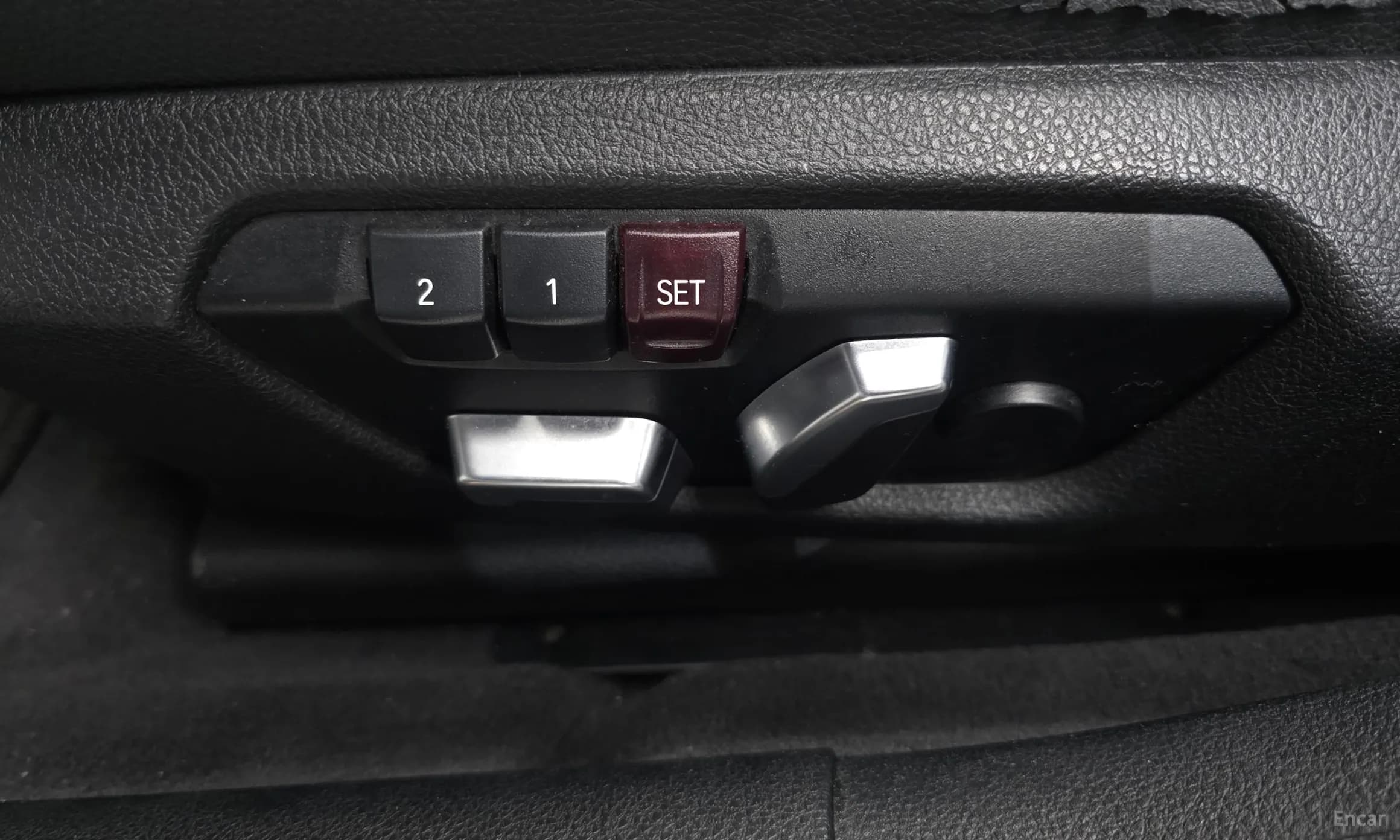 Series 4 (F32)
