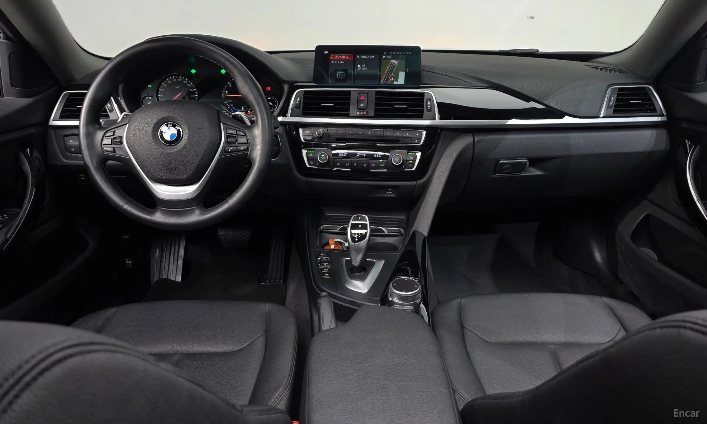 Series 4 (F32)