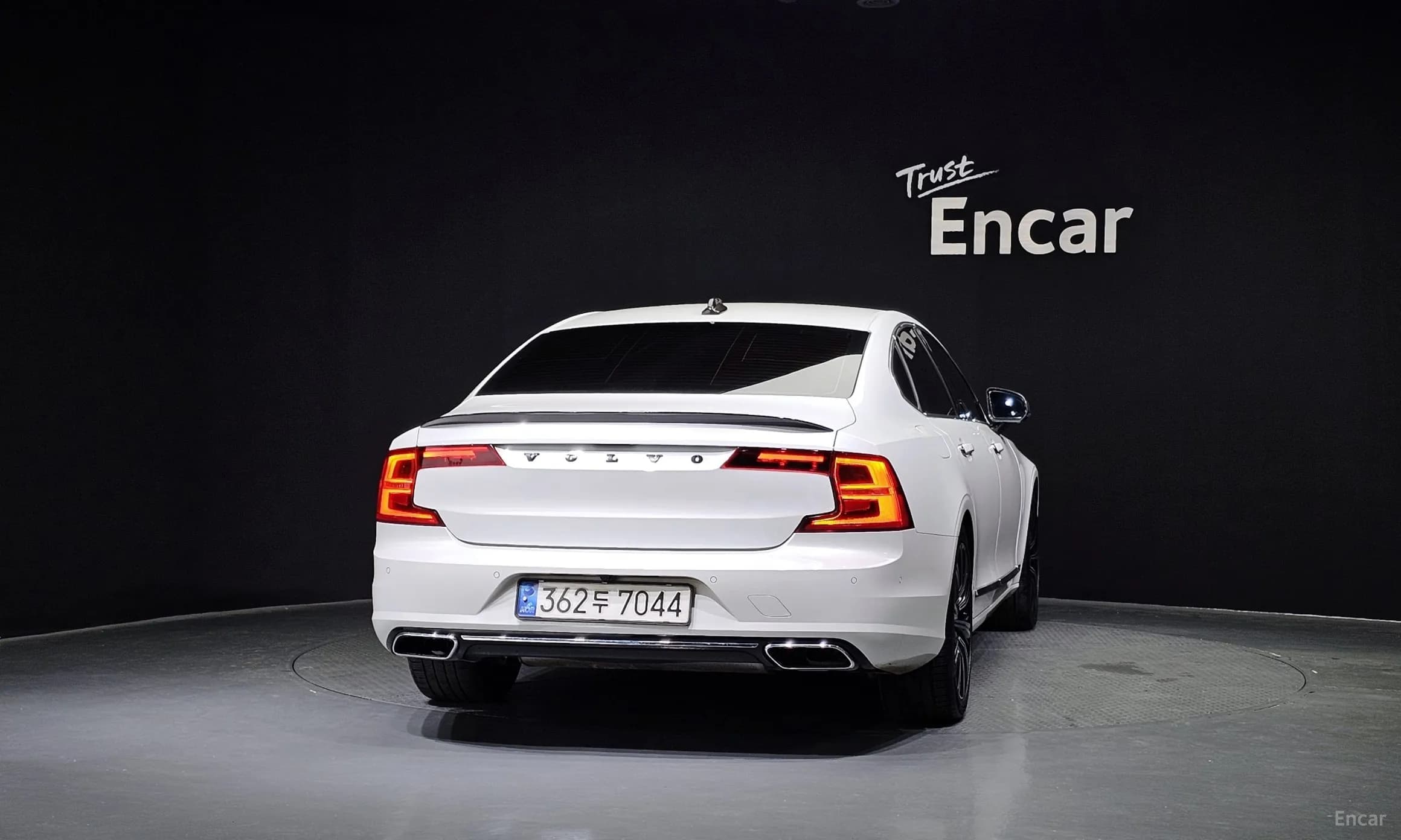 S90