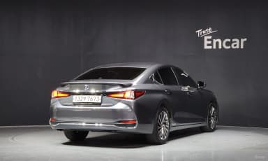 ES300h 7th Generation
