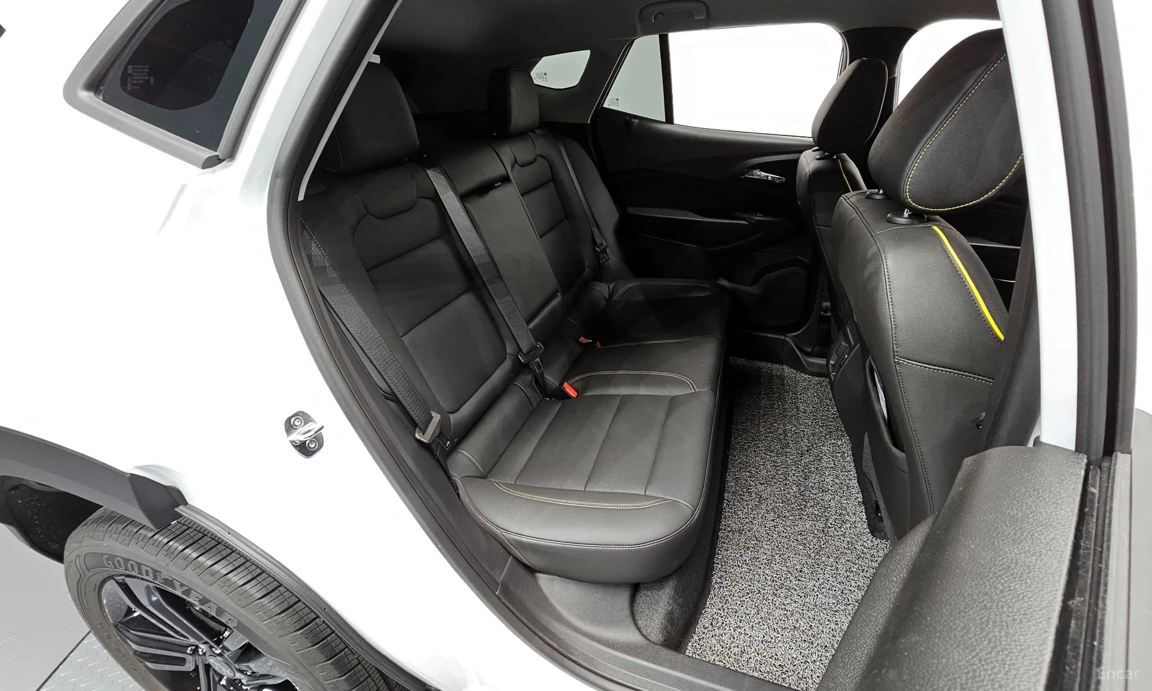 Trax Crossover