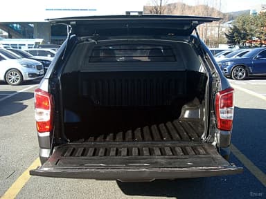 Rexton Sports Khan