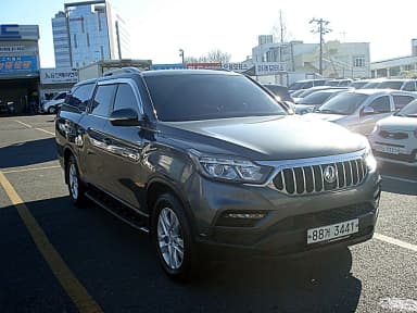 Rexton Sports Khan