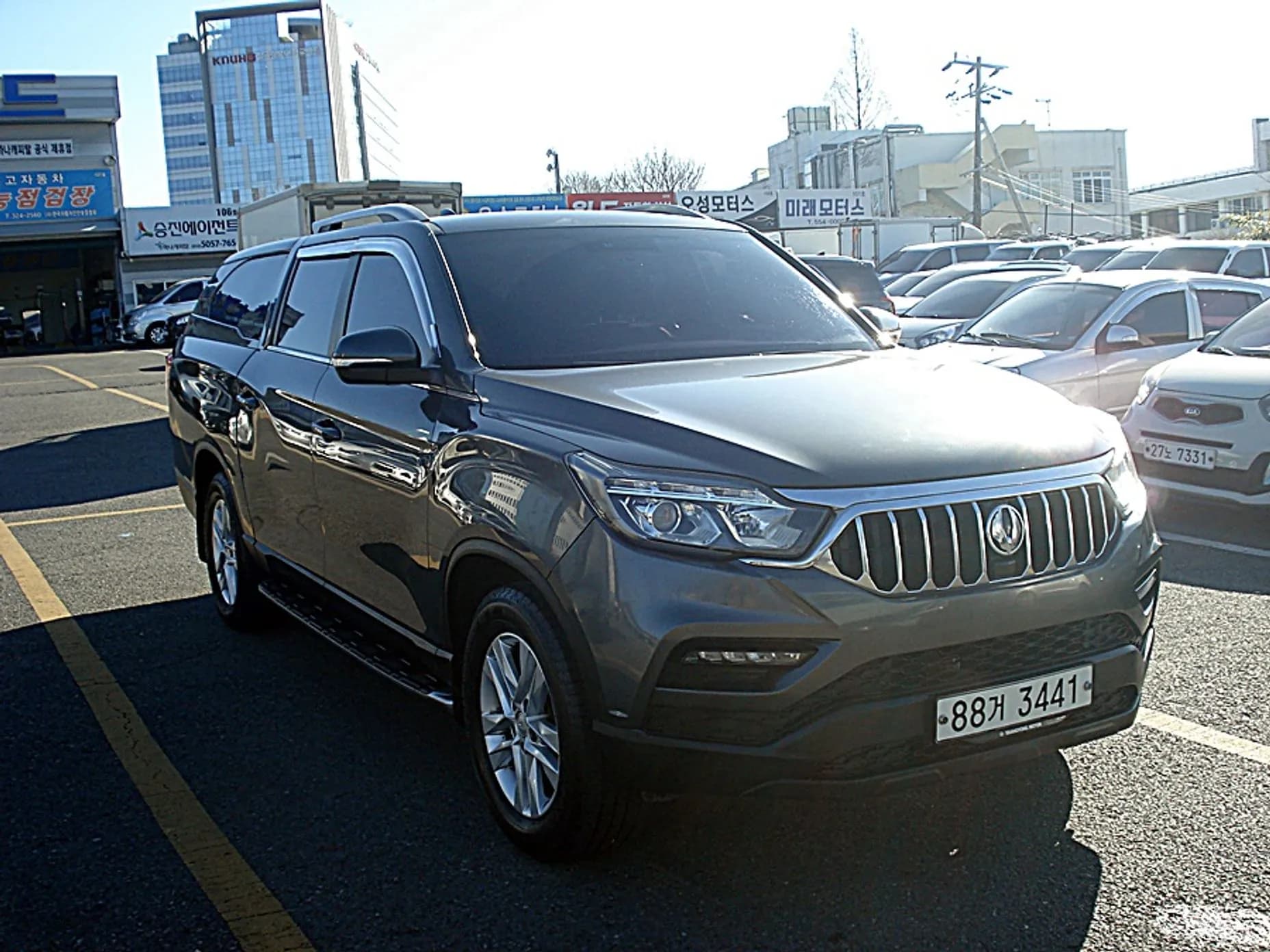 Rexton Sports Khan