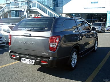 Rexton Sports Khan